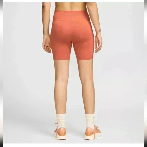 NWT Womens Nike One High Waisted 8" Biker Shorts With Pockets Burnt Sunrise - Picture 3 of 11